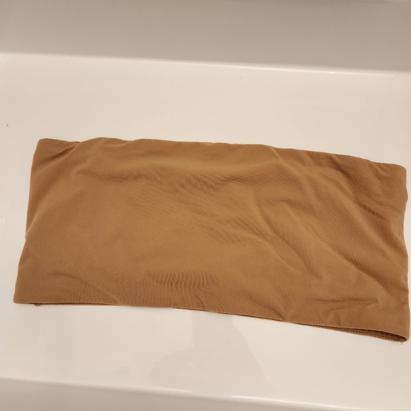 Skims Fits Everybody Bandeau Bra - Picture 13 of 16